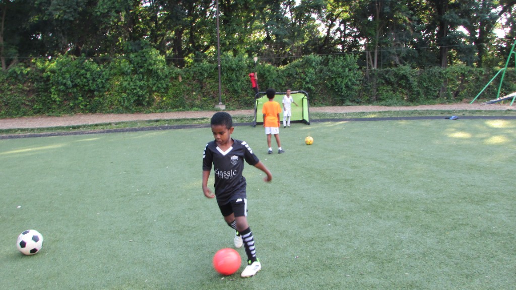 Coaching session with SOS players on the track