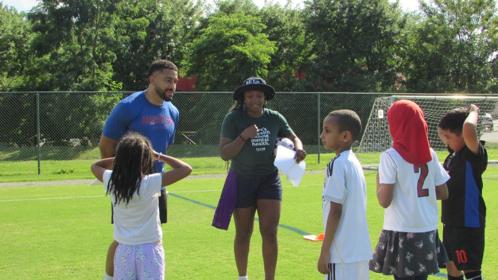 703 Warriors practice with coaches and players